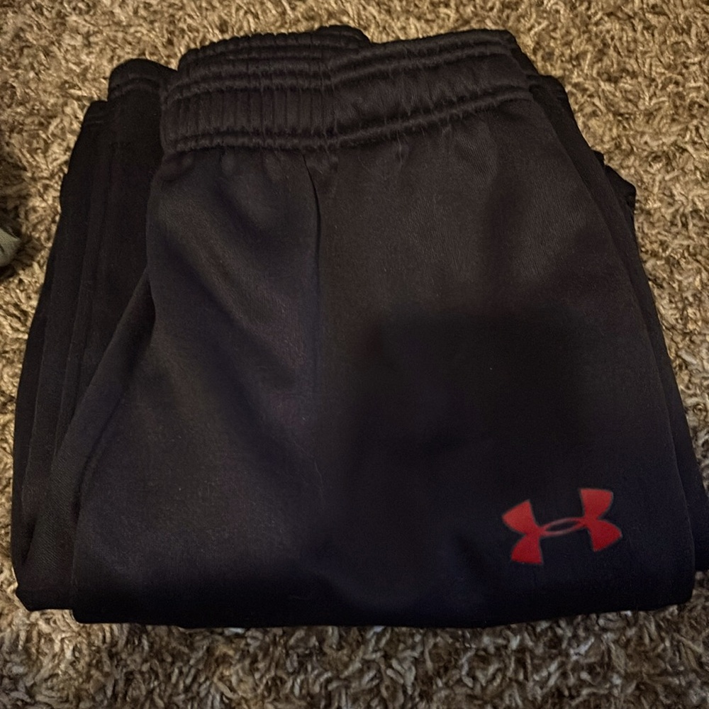 Boys Under Armour storm sweatpants